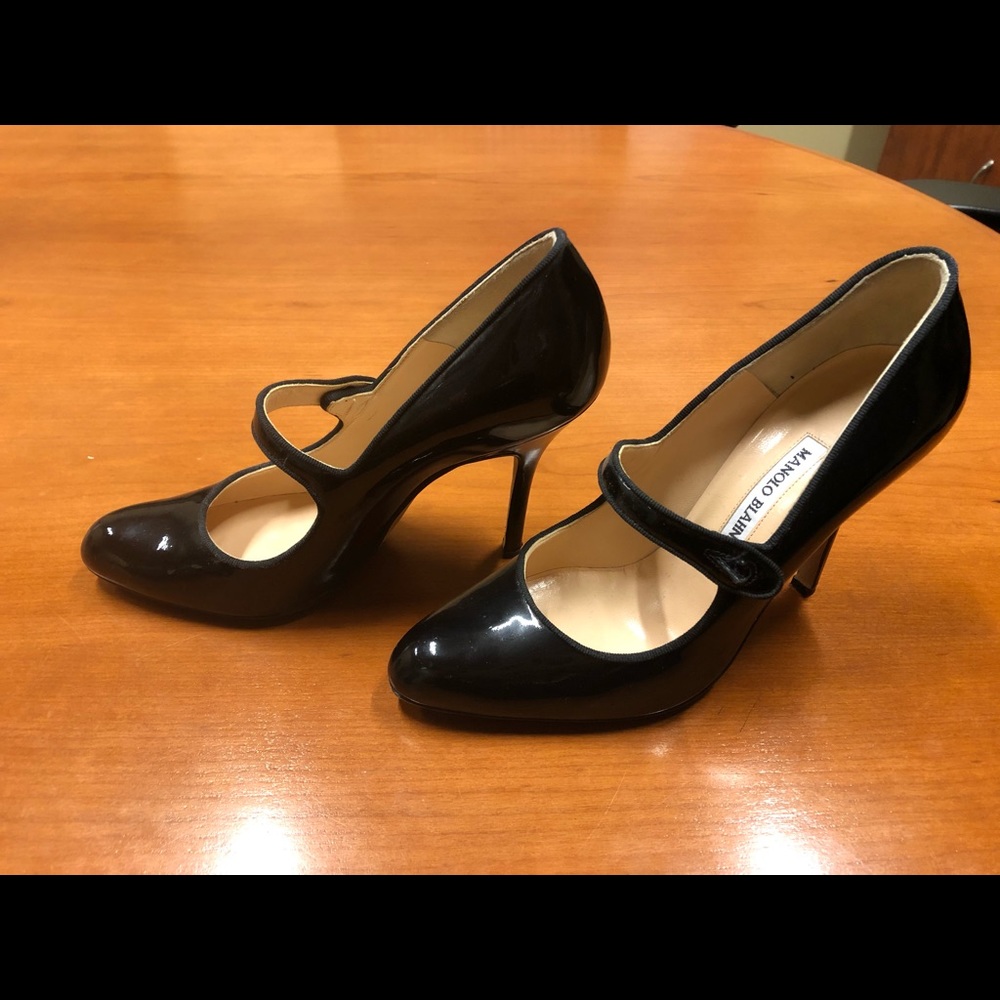 Manolo Blahnik Patent Mary Jane heels (Campy)